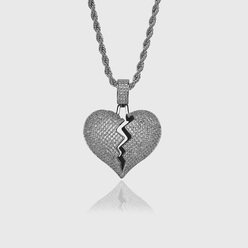 ICED BROKEN HEART PENDANT [18K WHITE GOLD]