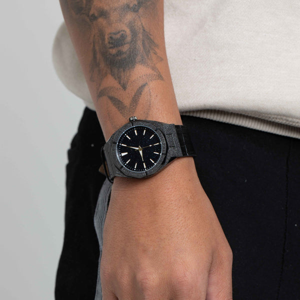 BLACKOUT STARDUST [BLACK LEATHER]