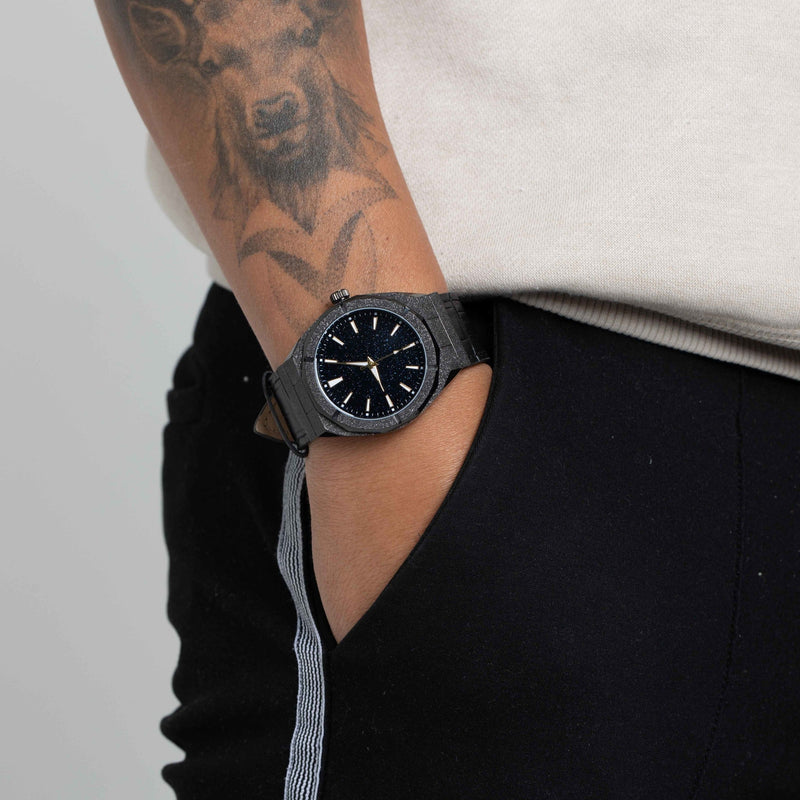 BLACKOUT STARDUST [BLACK LEATHER]