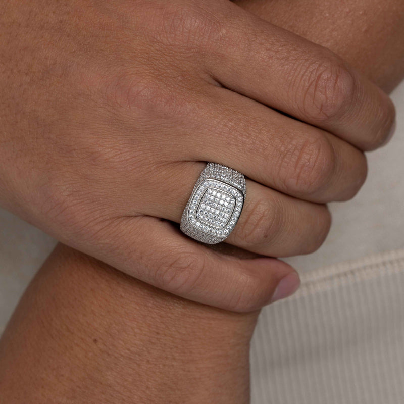 ICED CHAMPIONS RING [18K WHITE GOLD]