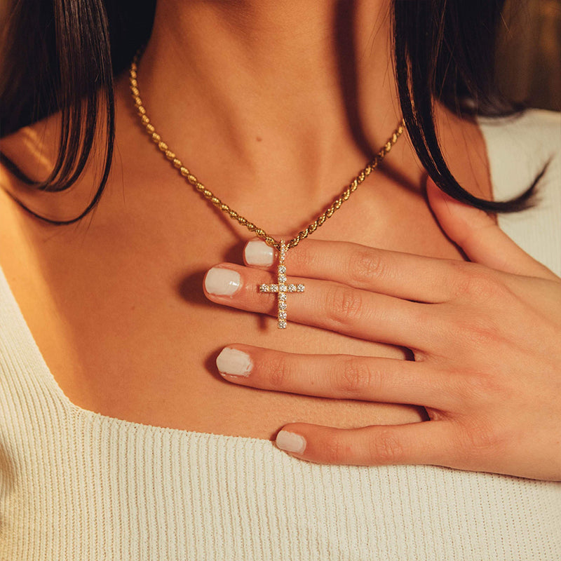 WOMEN'S DIAMOND CROSS PENDANT [18K GOLD]